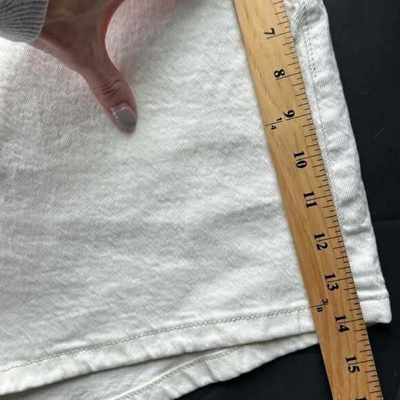 NWT Abercrombie and Fitch The Mom High Rise Shorts Curve Love Cream Size 22 / 36 - Picture 13 of 15